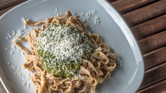 Avocado Pesto Pasta with Peas and Spinach